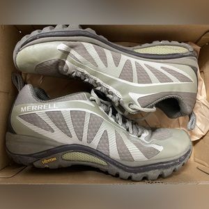 Merrill Women’s Hiking Shoes Size 6